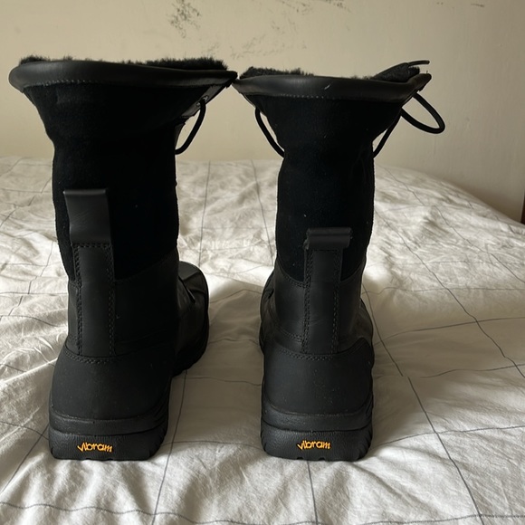 UGG "Butte" Black Waterproof mid calf leather black men's boots size 12 - Picture 6 of 9